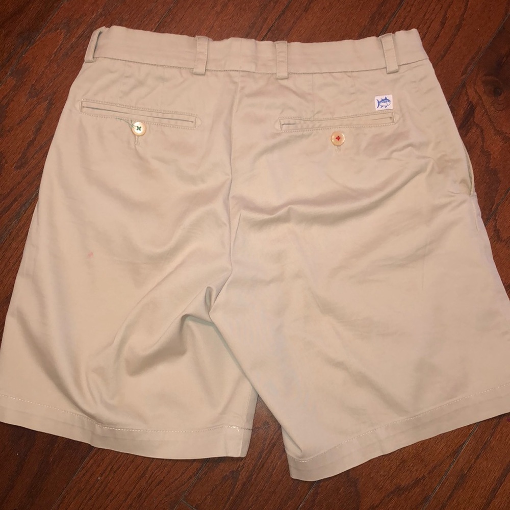 Southern Tide Shorts - Picture 2 of 4